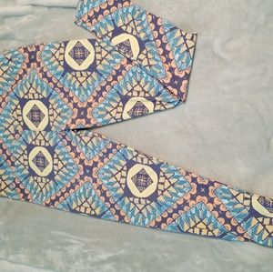 ON HOLD Leggings Lularoe